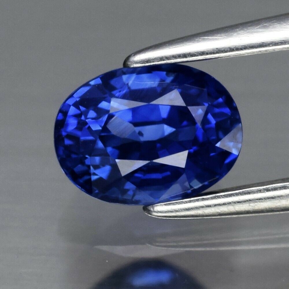 0.82 ct. Natural Cornflower Blue Sapphire - SRI LANKA: 0.82 ct. Natural Cornflower Blue Sapphire - SRI LANKA Shape - Oval Color - Cornflower Blue Clarity - IF Ct. Weight - 0.82 ct. Dimensions - 6.00 x 4.50 x 3.50 mm Origin -