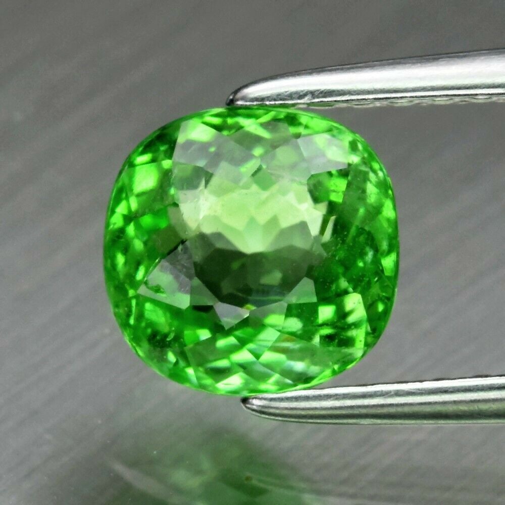 1.57 ct. Tsavorite Garnet - TANZANIA, EAST-AFRICA (1 of 2)