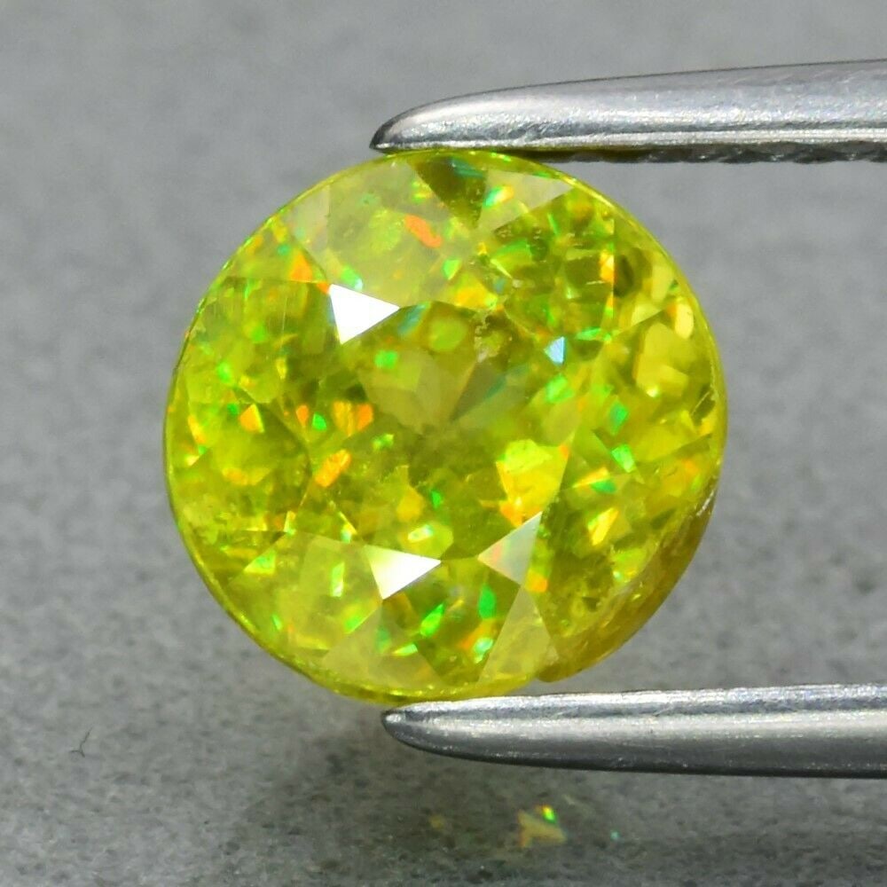 1.39 ct. Natural Greenish Yellow Sphene - MADAGASCAR (1 of 2)