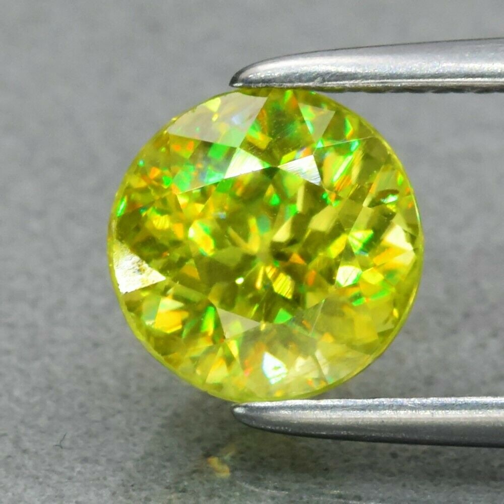 1.31 ct. Natural Greenish Yellow Sphene - MADAGASCAR (1 of 3)