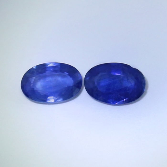 IGI Certified Set of 2 Blue Sapphires - MADAGASCAR (1 of 5)