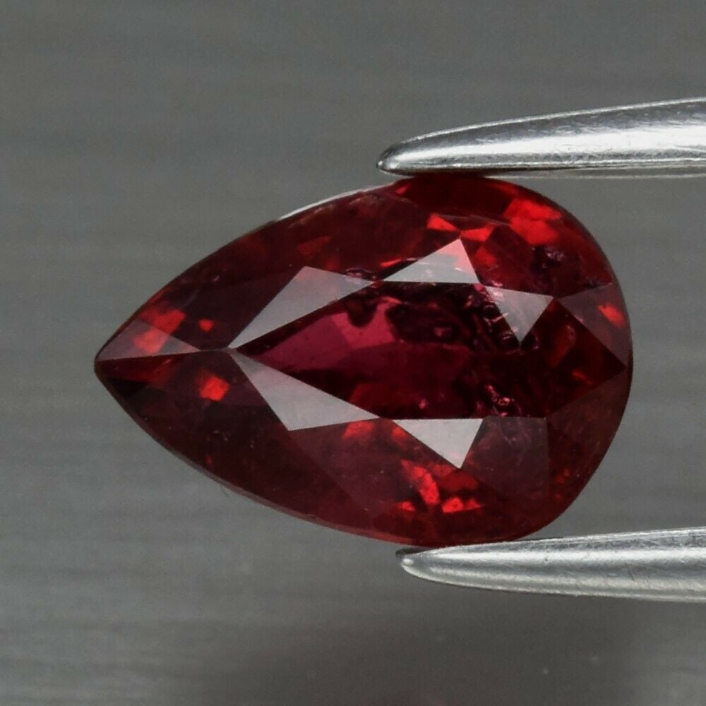 1.03 ct. Natural Unheated Red Ruby - MADAGASCAR (1 of 2)