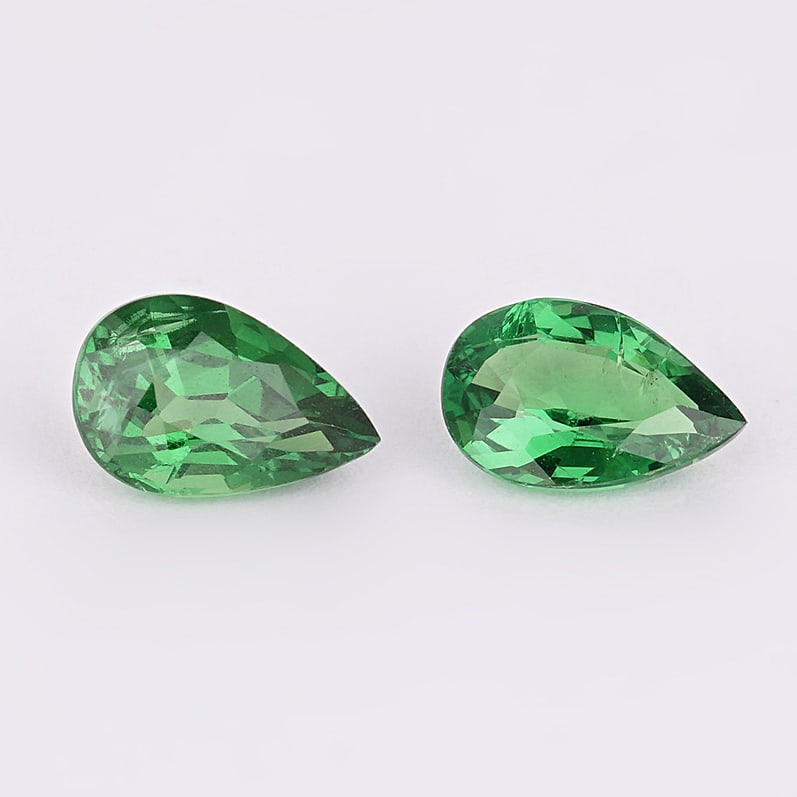0.94 ct. Tsavorite Garnet Pair - KENYA, EAST-AFRICA (1 of 2)