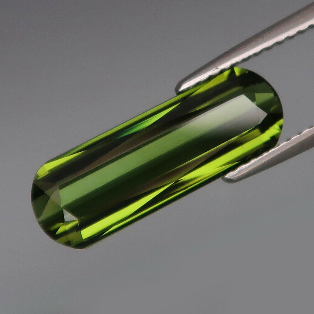 3.67 ct. Natural Green Tourmaline - MOZAMBIQUE (1 of 2)