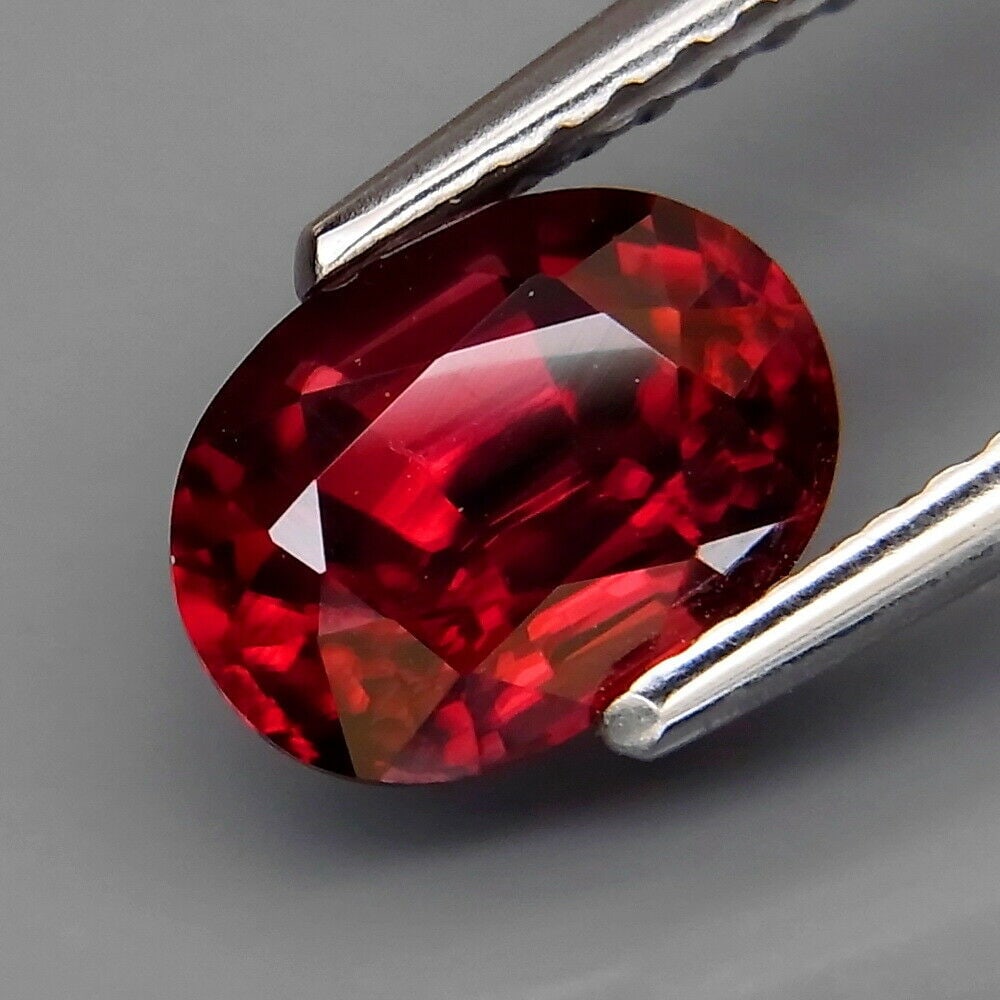 2.23 ct. Pink Zircon - TANZANIA: 2.23 ct. Pink Zircon - TANZANIA Color - Pink Clarity - VS Cut - Oval Ct. Weight - 2.23 ct. Dimensions - 7.90 x 5.90 x 4.90 mm Origin - TANZANIA Tre