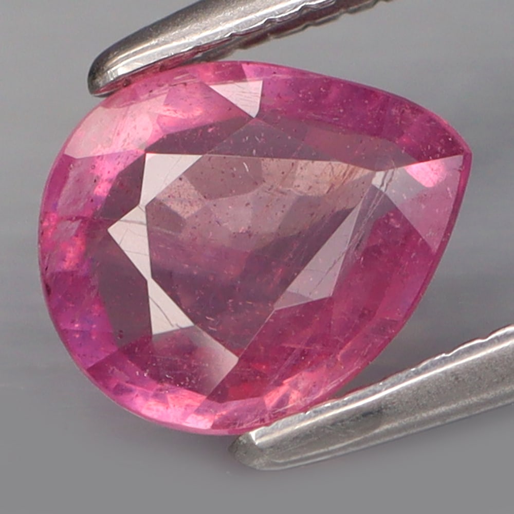 HGL Certified 1.55 ct. Ruby - MOZAMBIQUE (1 of 1)