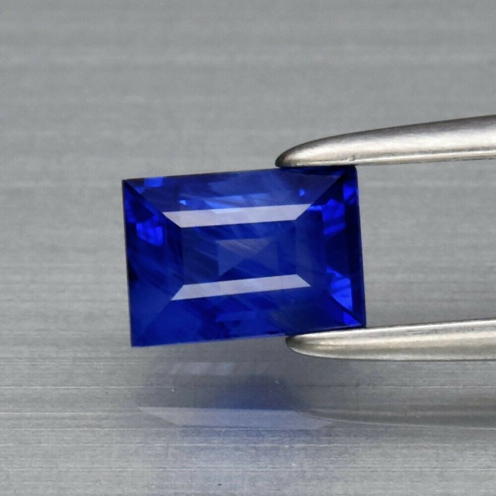 0.75 ct. Natural Royal Blue Sapphire - SRI LANKA, CEYLON: 0.75 ct. Natural Royal Blue Sapphire - SRI LANKA, CEYLON Shape - Baguette Color - Royal Blue Clarity - VS Ct. Weight - 0.75 ct. Dimensions - 5.40 x 4.00 x 3.40 mm Origin -