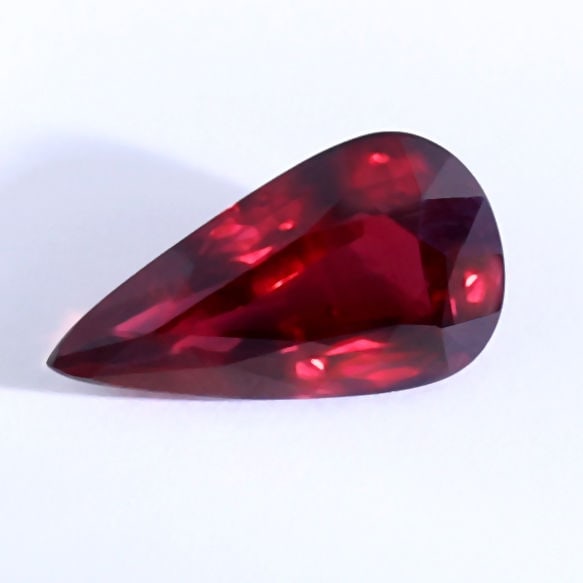LOTUS certified 2.25 ct. Untreated ROYAL RED Ruby - MOZAMBIQUE: LOTUS certified 2.25 ct. Untreated ROYAL RED Ruby - MOZAMBIQUE ROYAL RED The deep Carmine color of this gem earns in the Lotus " ROYAL RED " distinction. Cut - Pe