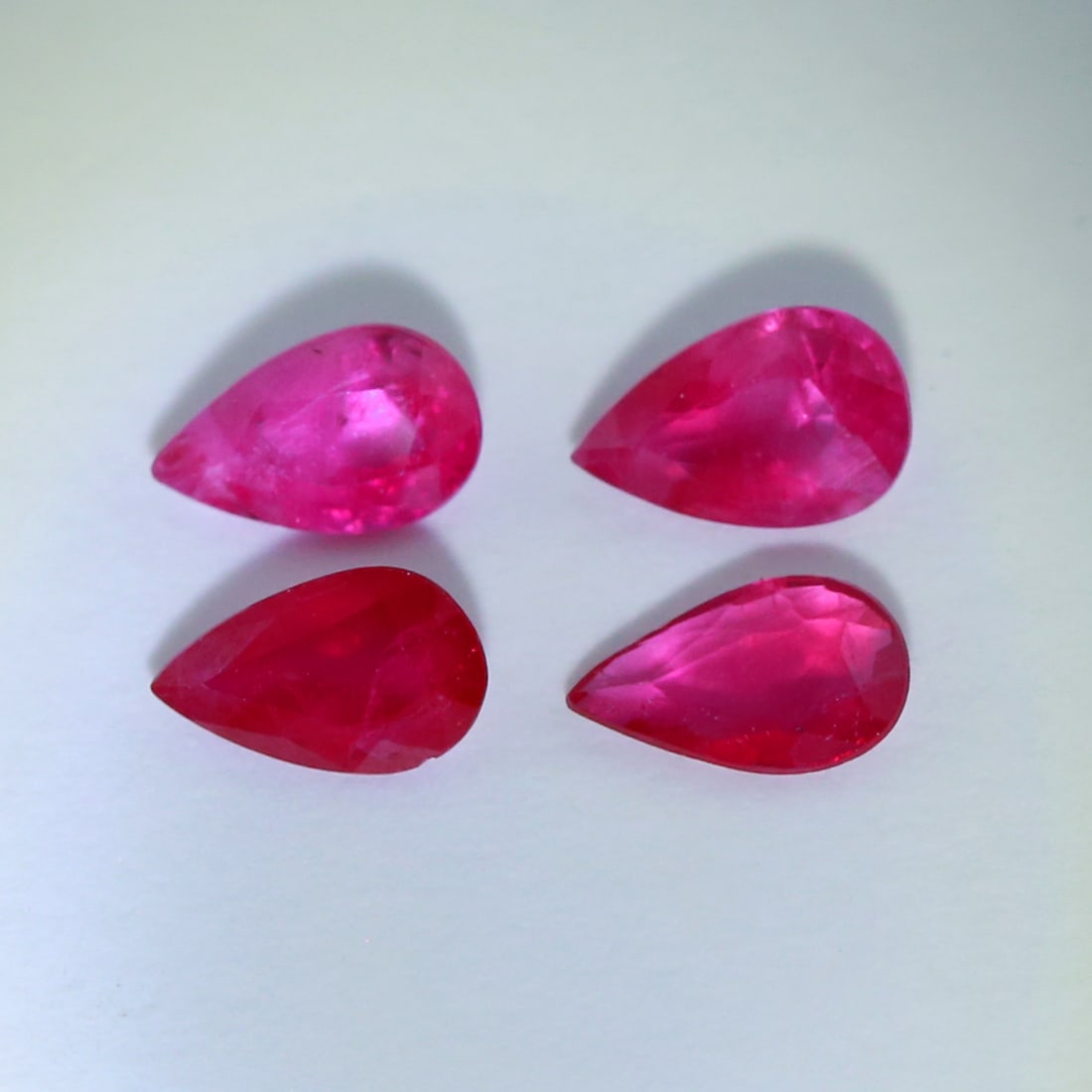 IGI Certified Set of 4 Rubies 0.88 ct. - BURMA: IGI Certified Set of 4 Rubies 0.88 ct. - BURMA Cut - Pear Mixed Cut Color - Purplish Red Clarity - SI Ct. Weight - 0.25 + 0.22 + 0.17 + 0.24 = 0.88 ct. Dimensions - 4.90 x 3.06 x 2.00 mm ; 4.9