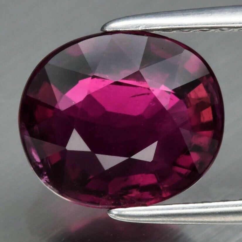 2.30 ct. Natural Unheated Purplish Pink Rubellite Tourmaline - MOZAMBIQUE: 2.30 ct. Natural Unheated Purplish Pink Rubellite Tourmaline - MOZAMBIQUE Shape - Oval Color - Purplish Pink Clarity - SI1 Ct. Weight - 2.30 ct. Dimensions - 9.00 x 8.00 x 4.50 mm <