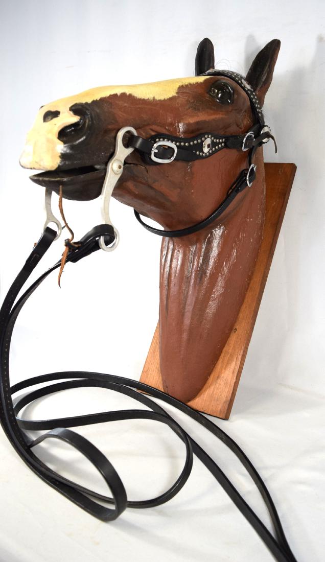 LIFE SIZE PAINTED PLASTIC HORSE HEAD TRADE SIGN MOUNT