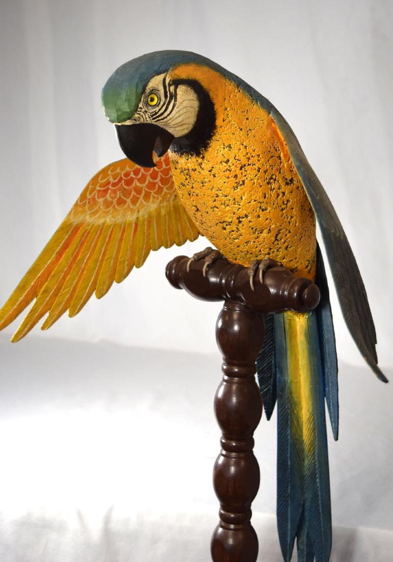 LIFE SIZE BIRD CARVING BY STAN SPARRE OF A PARROT