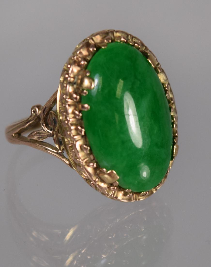 14KT GOLD & OVAL JADE or JADITE CABOCHON RING: (1 of 4)