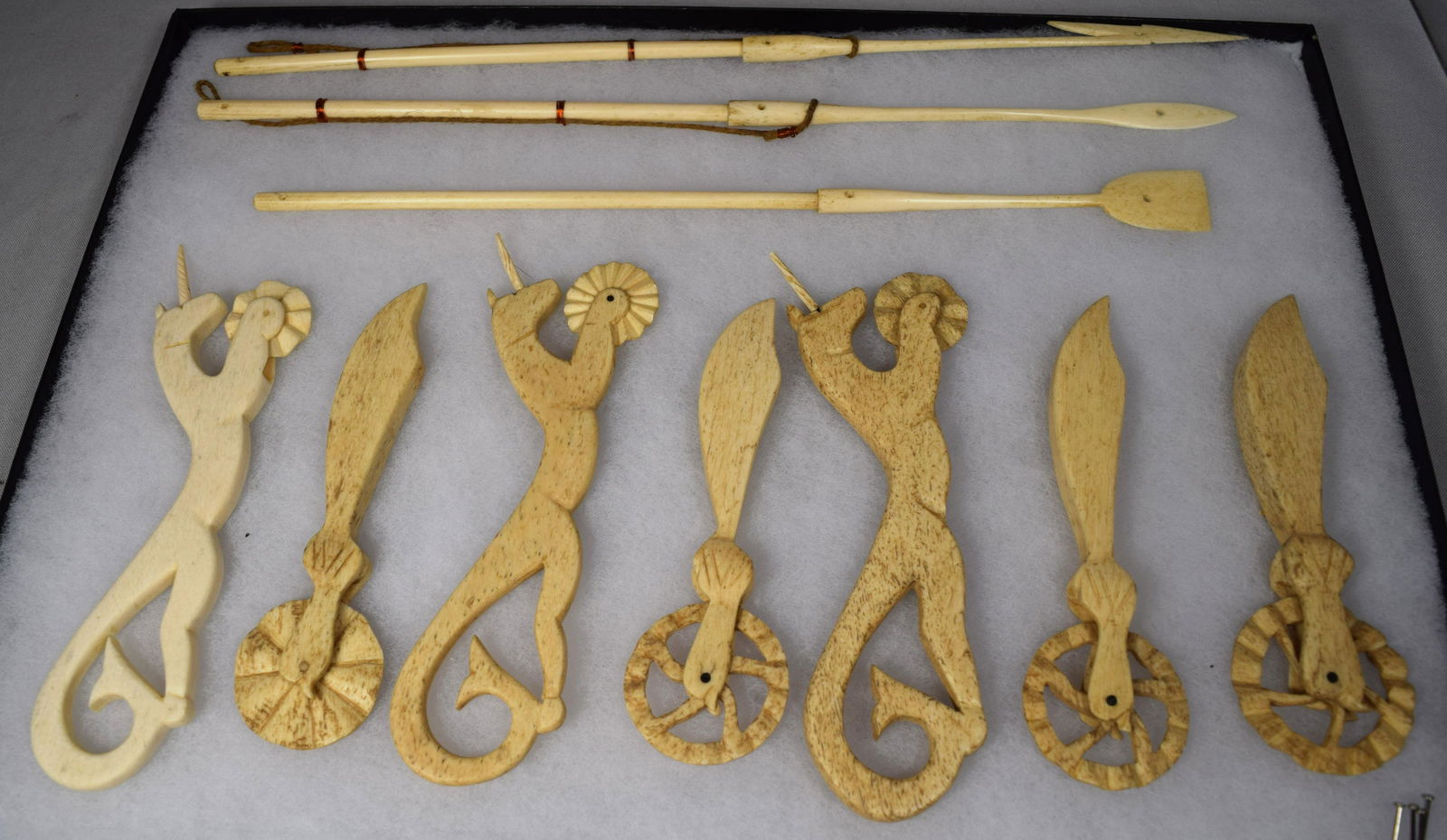 VINTAGE CARVED WHALE BONE PIE CRIMPERS & WHALING: Seven crimpers and 3 pieces set of miniature tools. Good condition.