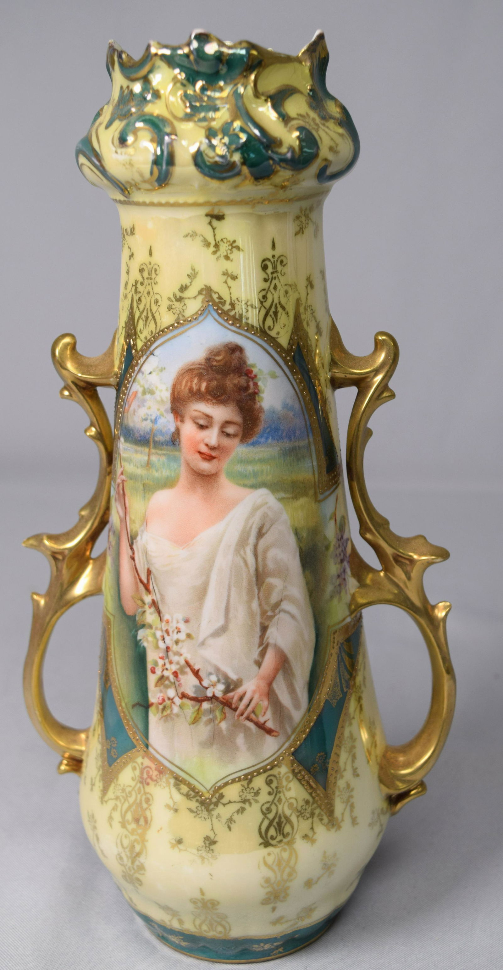 RS PRUSSIA ART NOUVEAU PORTRAIT VASE: (1 of 4)