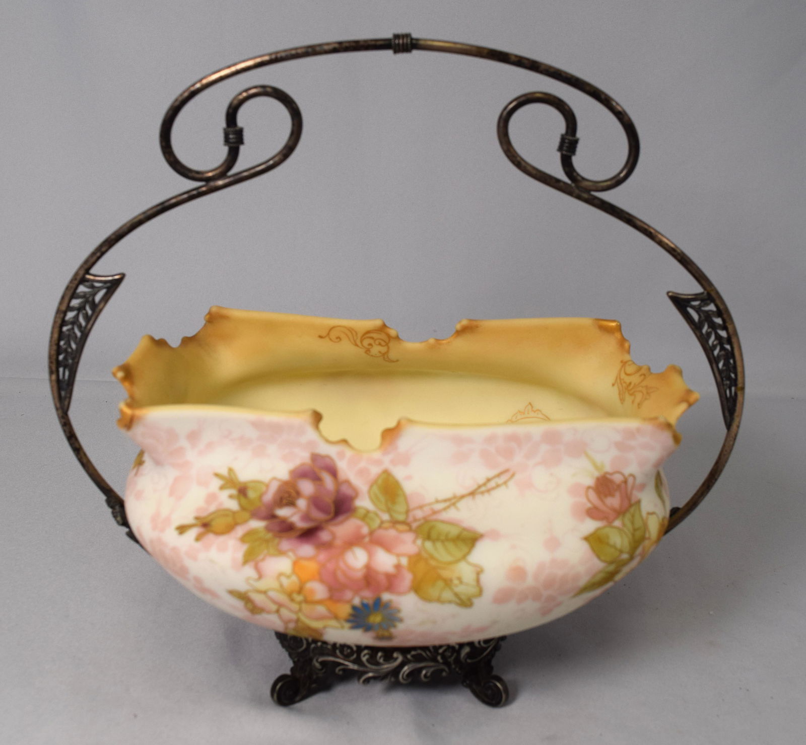 VICTORIAN MT. WASHINGTON CROWN MILANO BRIDE’S BOWL: (1 of 4)