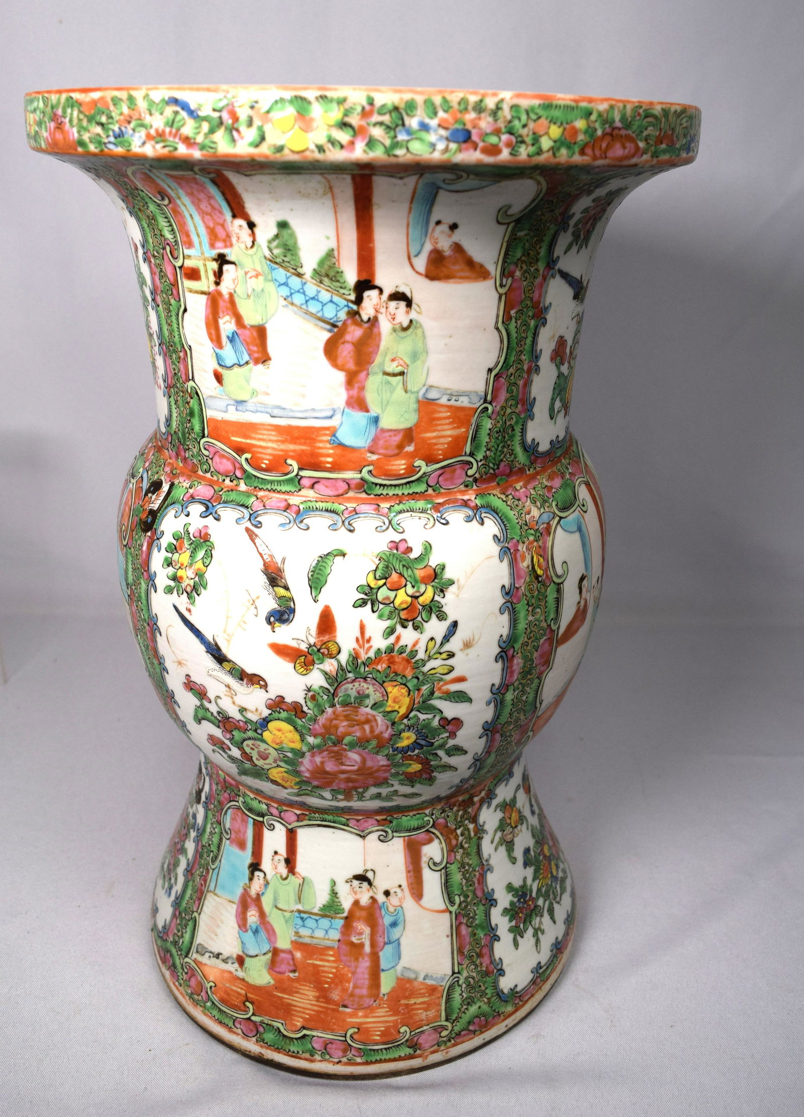 CHINESE EXPORT ROSE MEDALLION BALUSTER FORM VASE: (1 of 6)