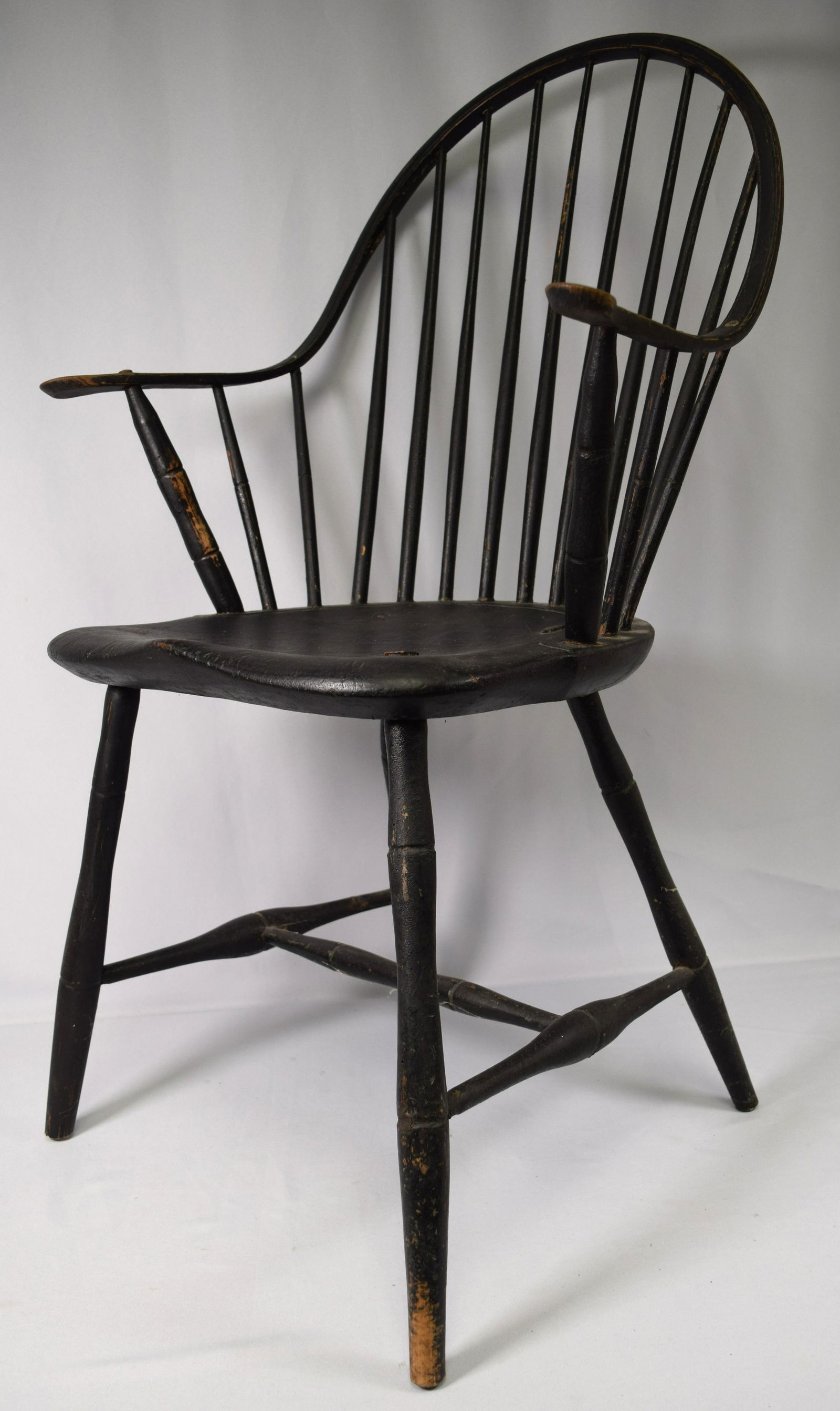 18TH/19TH C NEW ENGLAND COUNTRY WINDSOR CHAIR: (1 of 4)