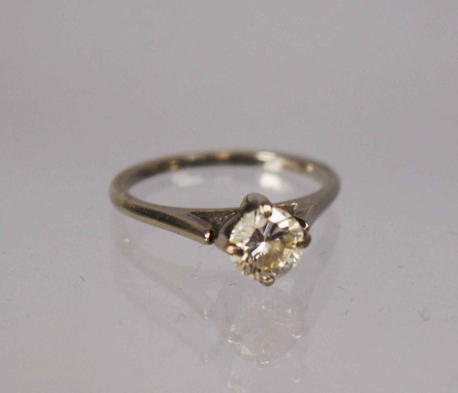 14KT WHITE GOLD TIFFANY SETTING (1 of 3)