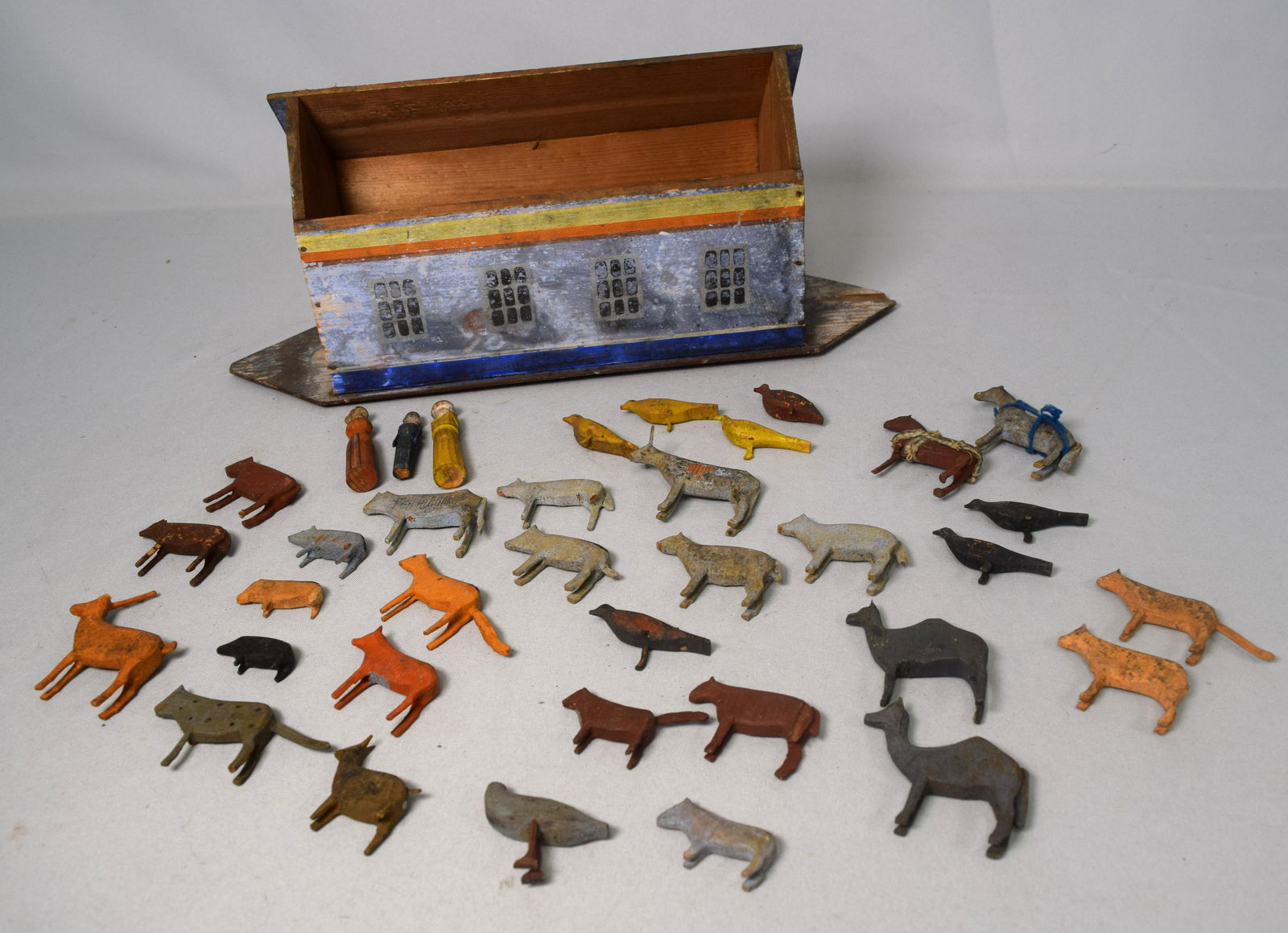 19TH C GERMAN FOLK ART NOAH’S ARK SUNDAY TOY with (1 of 5)