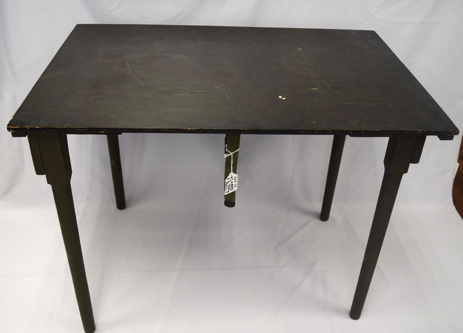 US WWII ARMY FOLDING TABLE: (1 of 1)