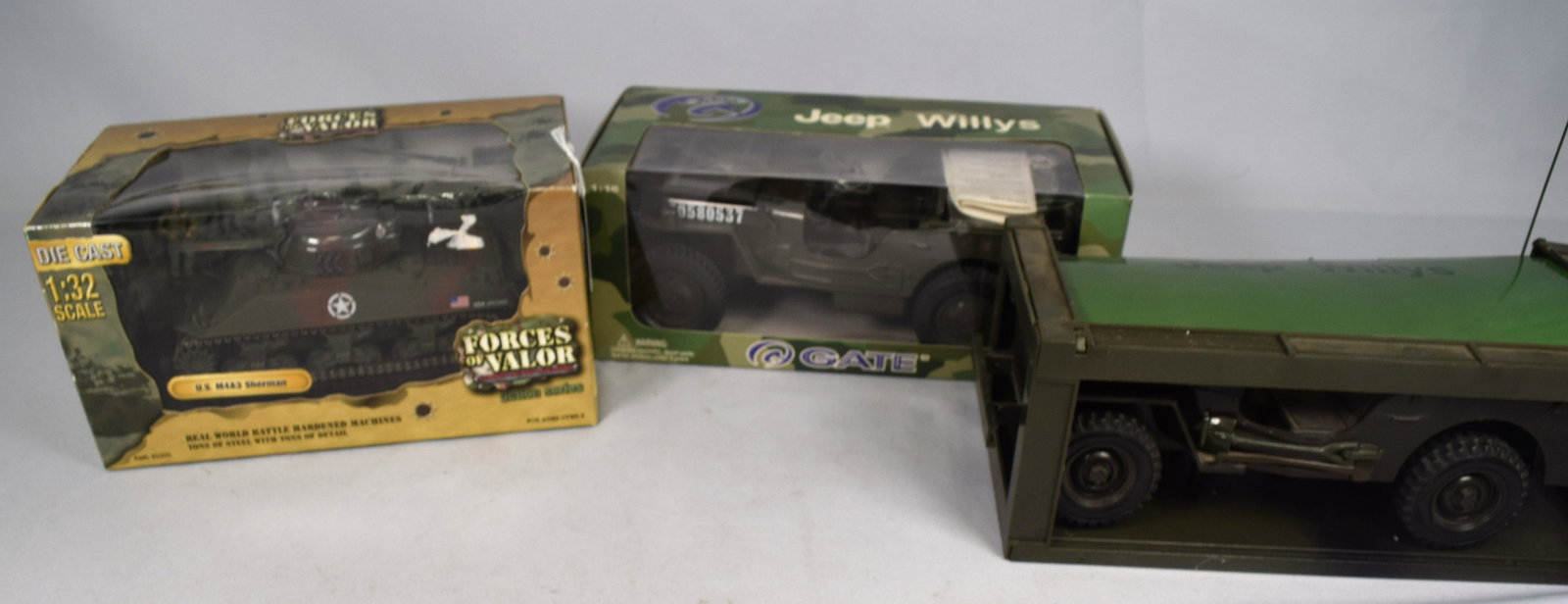 US MODEL WILLYS JEEPS & SHERMAN TANK: (1 of 4)