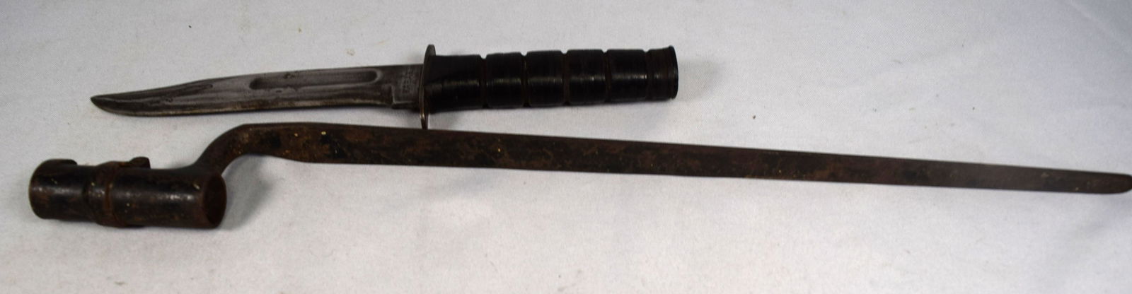US SOCKET BAYONET & KAR-BAR FIGHTING KNIFE: (1 of 3)