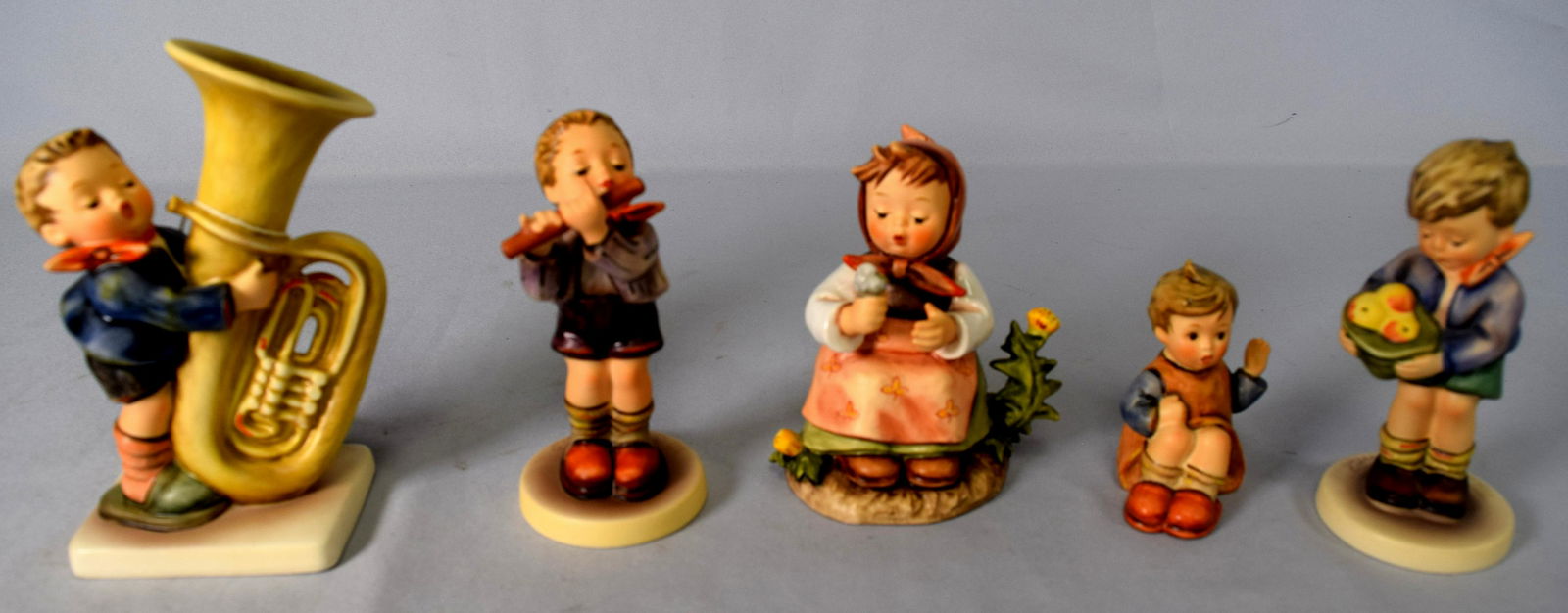 437, 447, 475, 478, 485 HUMMEL FIGURES: (1 of 2)