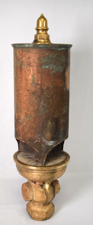 19TH BRASS LOCOMOTIVE CHIME STEAM WHISTLE: Signature hard to read. Boston maker maybe Crosby. 23 inches tall x 6 1/2 inches diameter. Weight 31 pounds. Acorn finial. Polished in spots. Good condition.