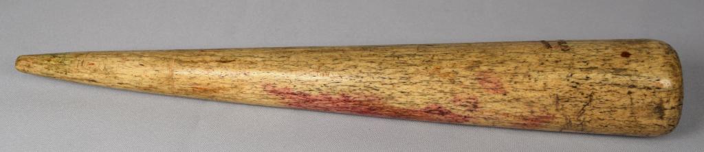 LARGE WHALE BONE SAILORS FID: Antique 13 1/2 inches long. Undecorated. 620 grams. Good condition.