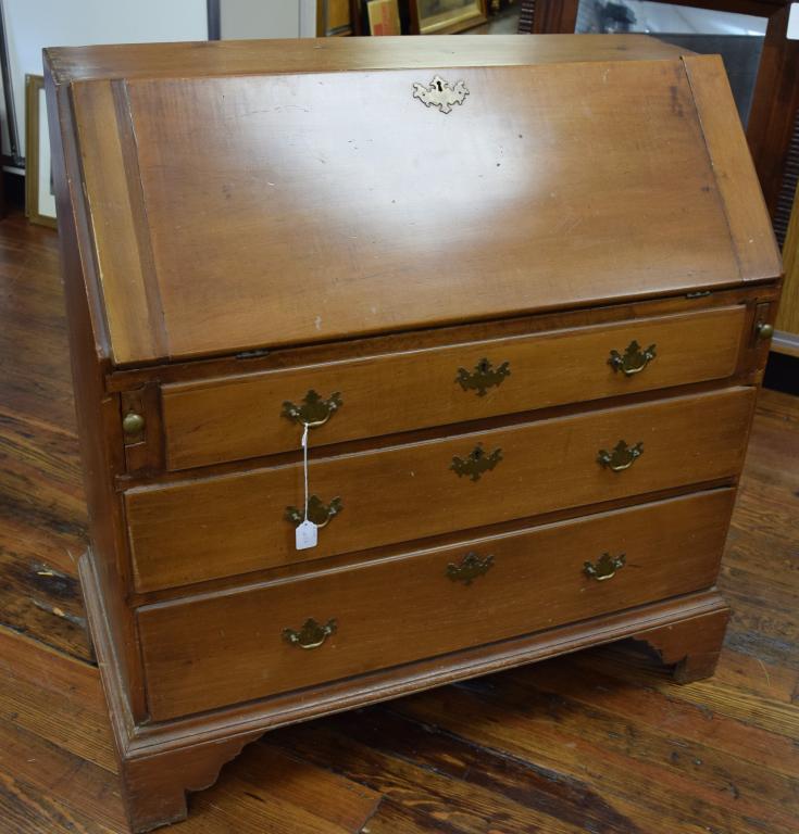 AMERICAN 18TH C. MAPLE SLANT TOP DESK (1 of 13)