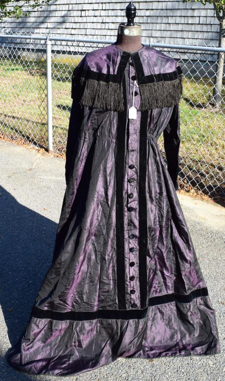 19TH C LADY'S VICTORIAN PURPLE FULL LENGTH DRESS: (1 of 6)