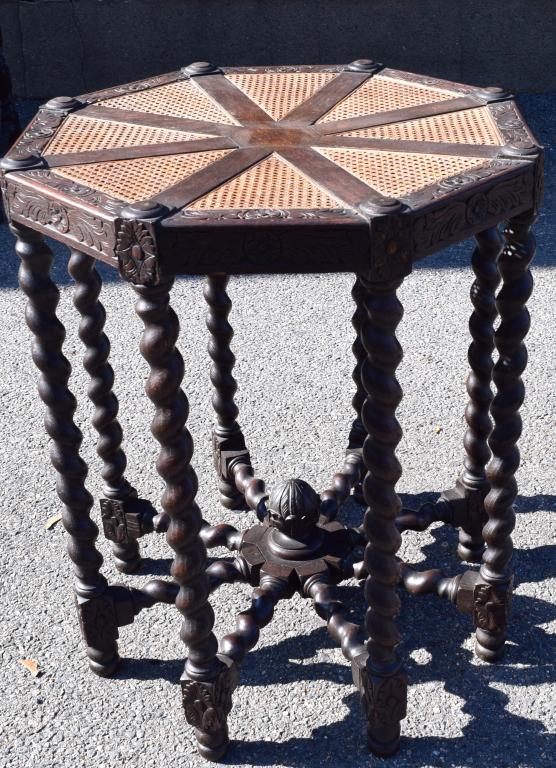 ANTIQUE ENGLISH OAK OCTAGON TOP BARLEY TWIST TABLE (1 of 6)