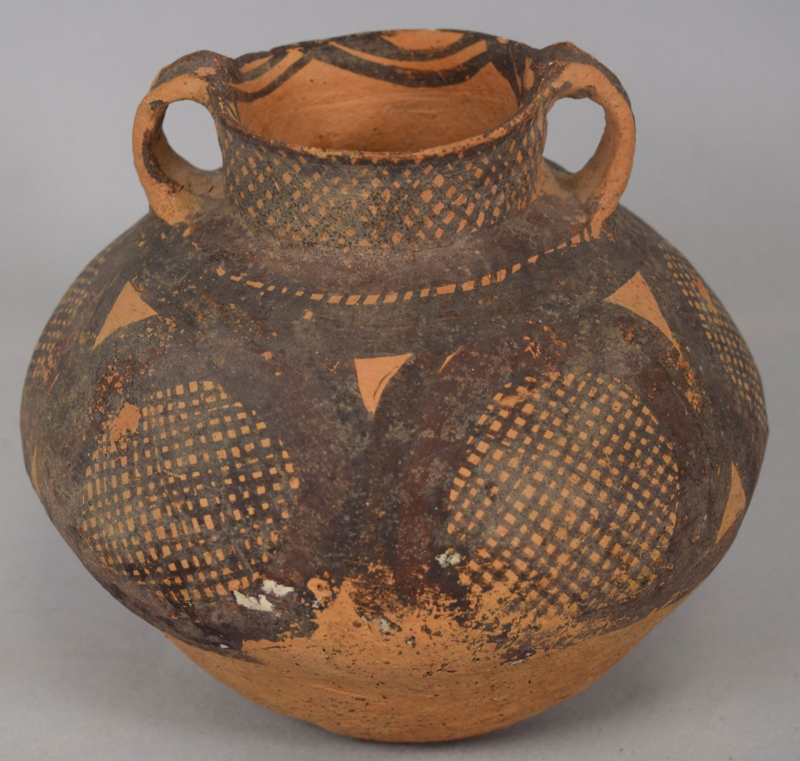 CHINESE NEOLITHIC DOUBLE HANDLE POTTERY JAR (1 of 7)