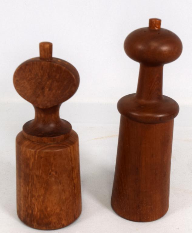 2 VINTAGE DANSK JENS QUISTGAARD PEPPERMILL: (1 of 3)