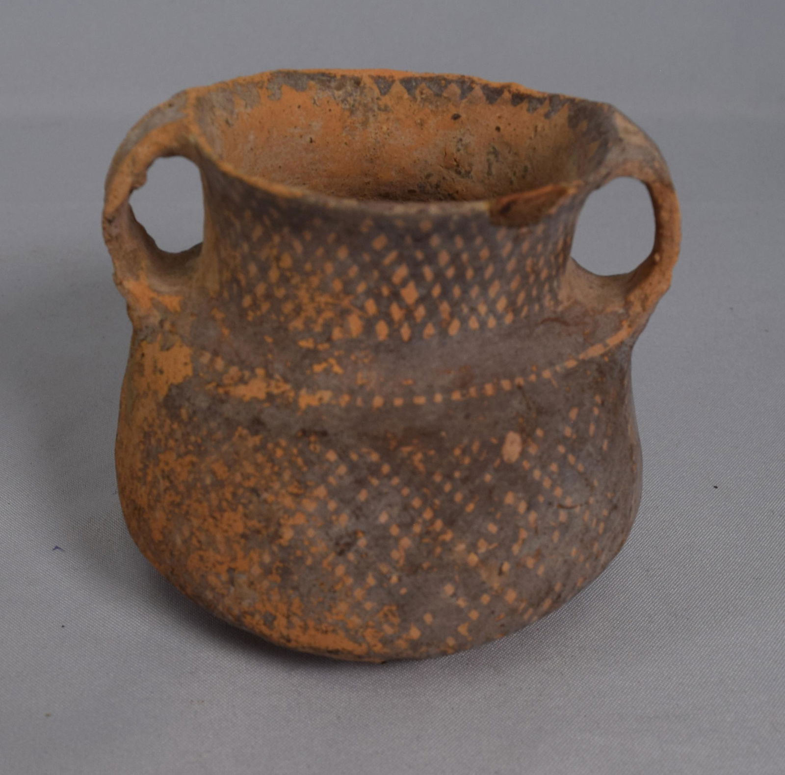 CHINESE NEOLITHIC DOUBLE HANDLE POTTERY JAR (1 of 6)