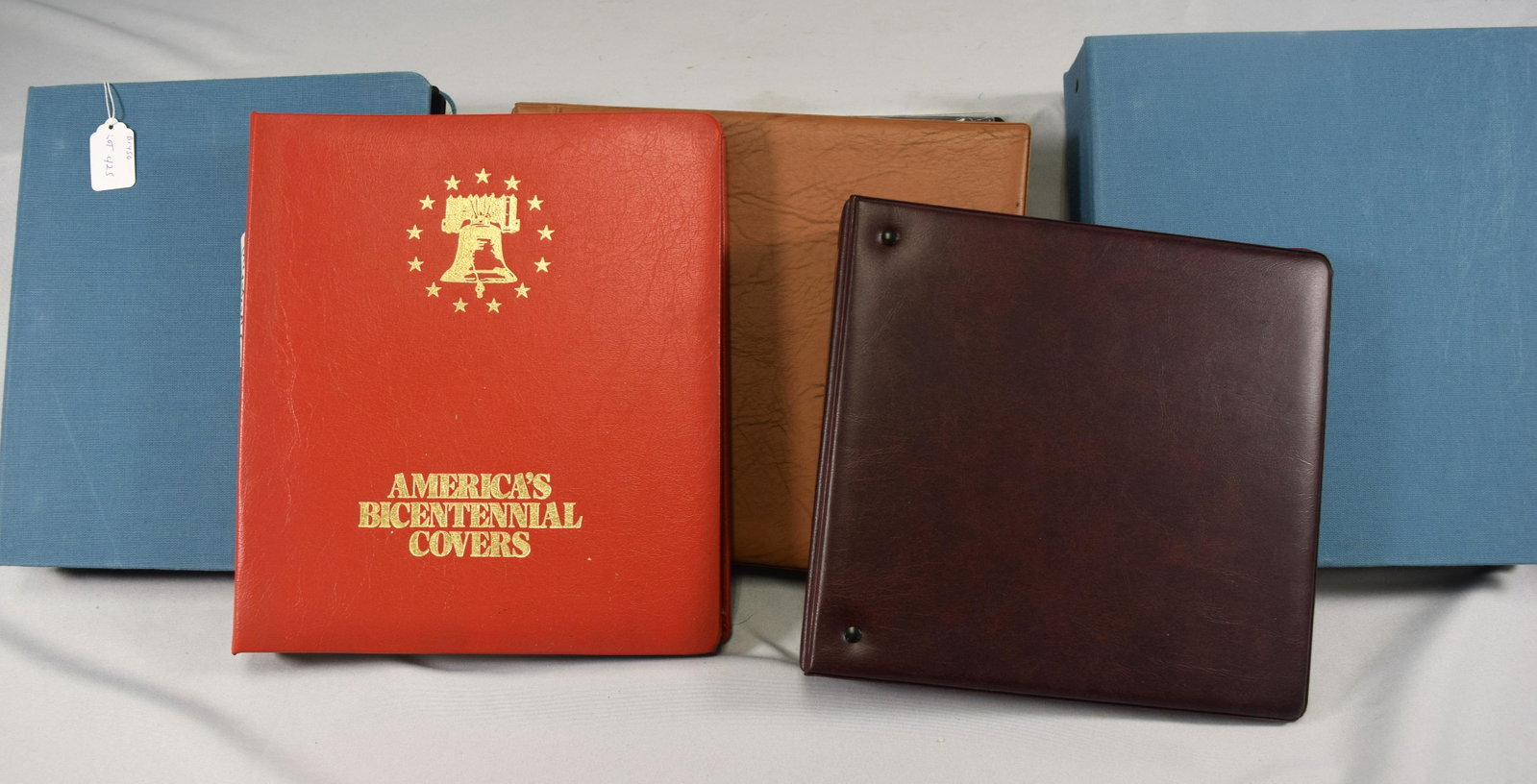 304 ASSEMBLED 1ST DAY COVERS in FIVE BINDERS.: Consists of BINDER 1) 80 covers of air mail covers 1999. Good condition. BINDER 2) 78 covers of airmail covers 2000. Good condition. BINDER 3) Bicentennical covers. 10 covers. Good condition.BINDER 4)