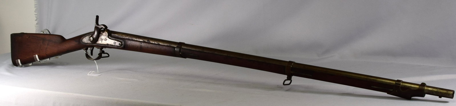 HARPERS FERRY 1851 CIVIL WAR RIFLE: .58 caliber. barrel 42 inches. US percussion musket rifle. Lock plate engraved with an eagle and Harpers Ferry 1851, barrel engraved 1852, back to stock 41 1/2 in. Weapons stored in cellar, need clean