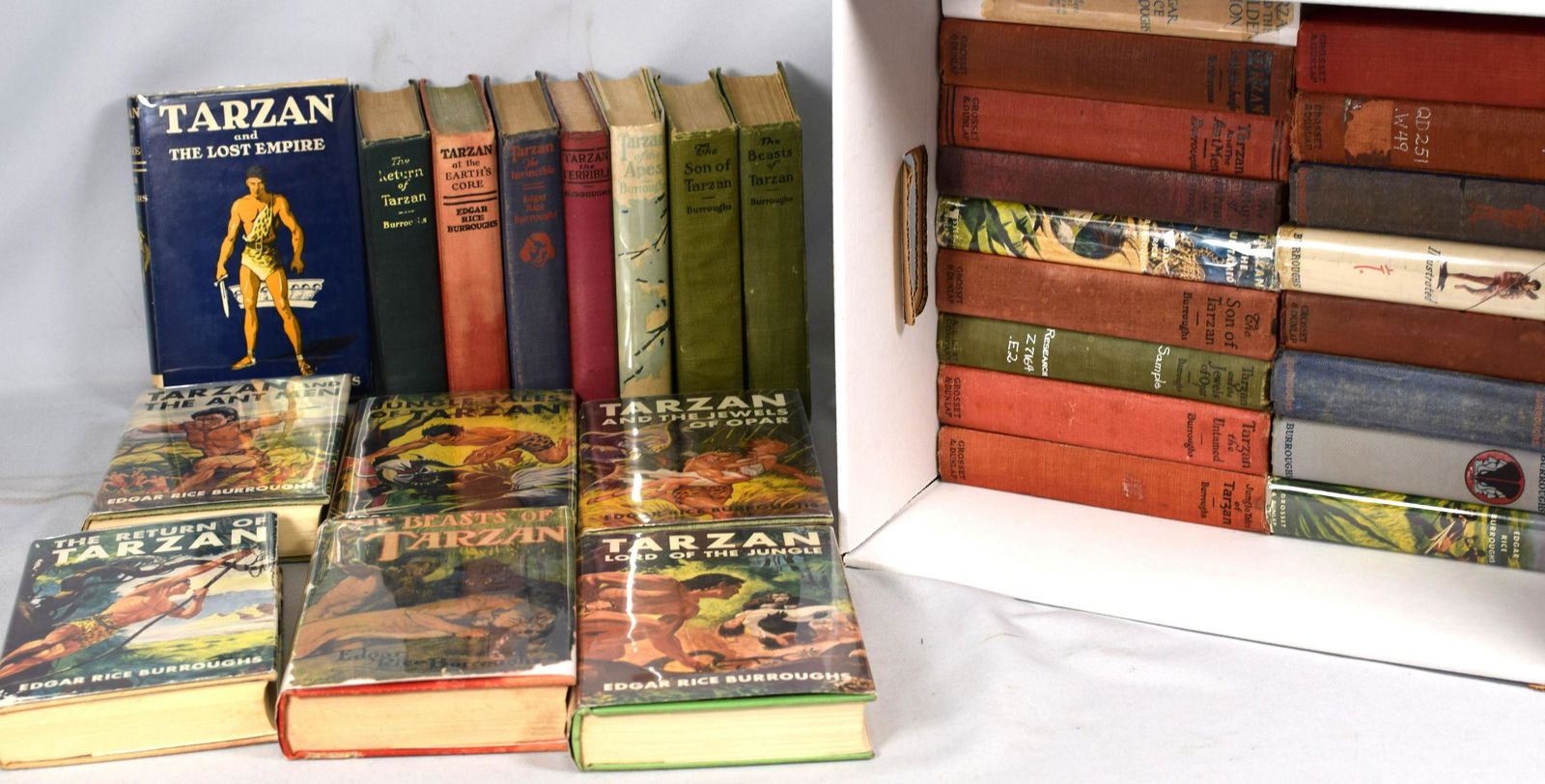 31 EDGAR RICE BURROUGHS TARZAN BOOKS (1 of 4)