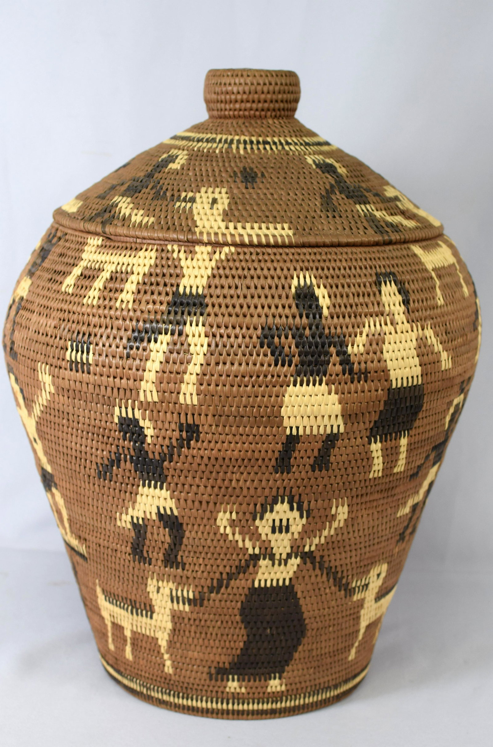 LARGE NORTH AFRICA COIL BASKET WITH FIGURES (1 of 5)