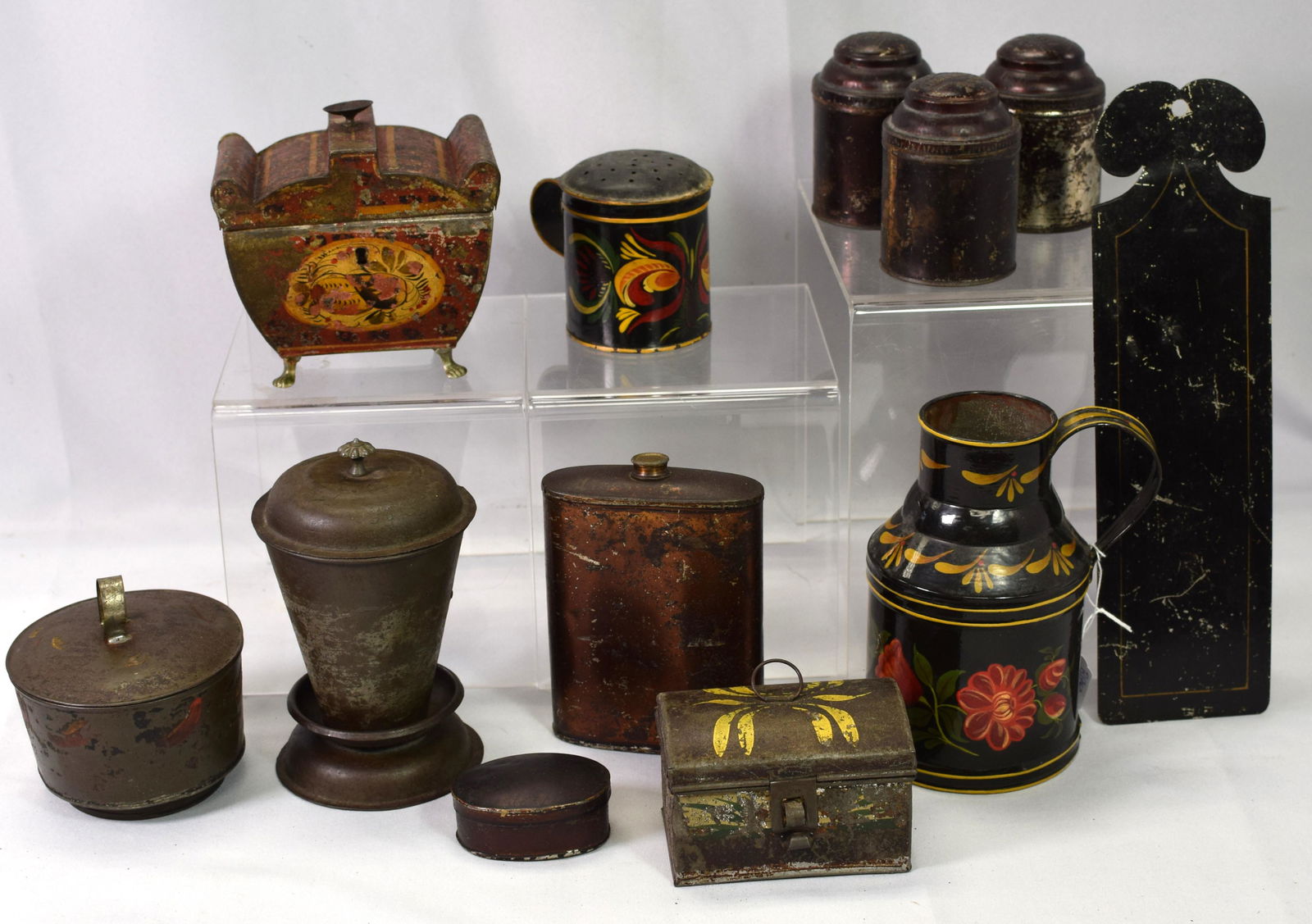 (on-12) ANTIQUE & VINTAGE TOLEWARE PIECES (1 of 5)