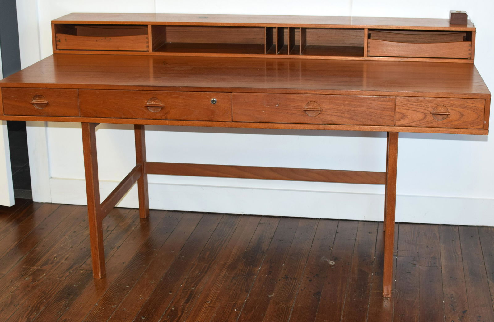 DENMARK JENS QUISTGAARD LOVIG DANSK TEAK DESK (1 of 10)