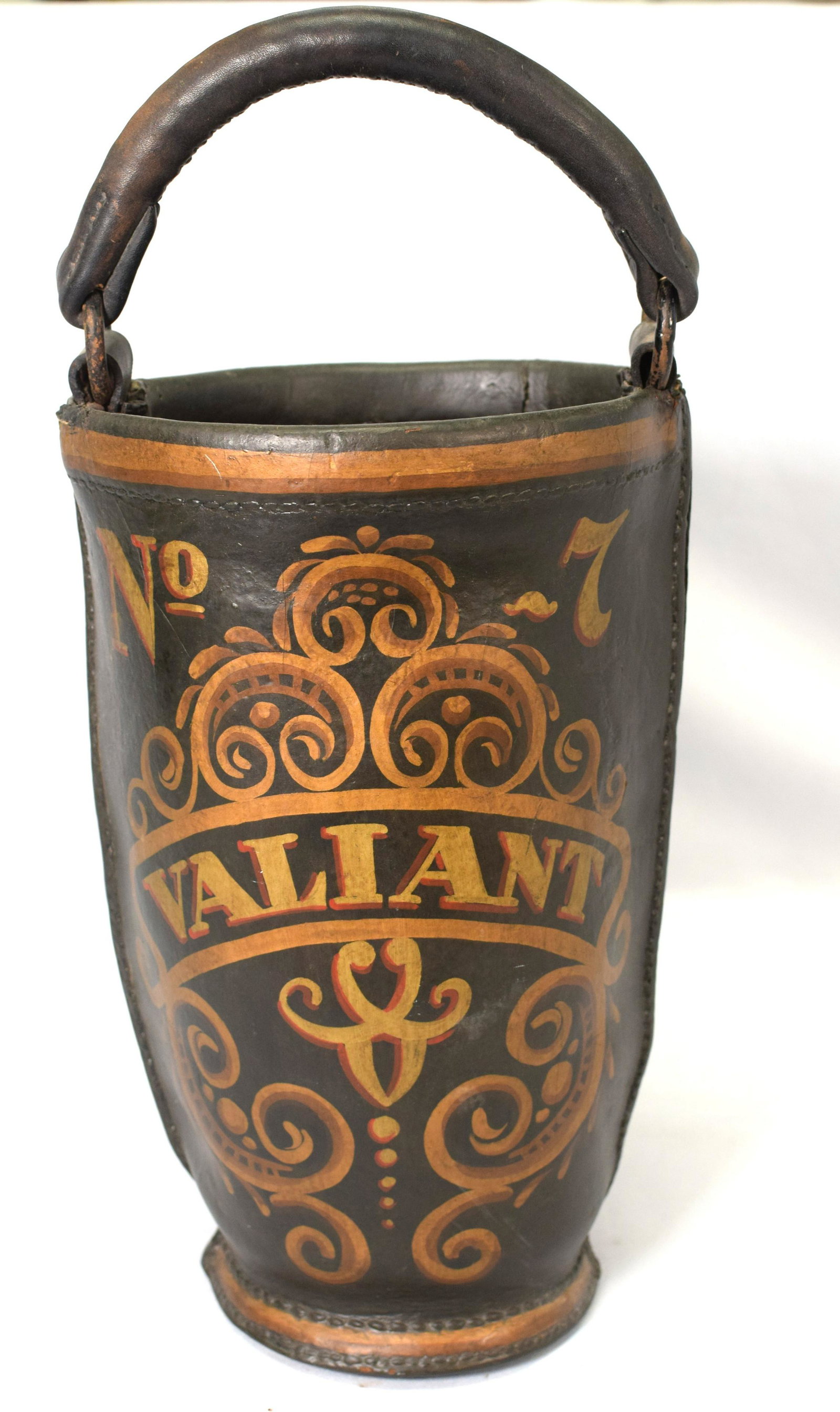 19TH AMERICAN LEATHER VALIANT 37 FIRE BUCKET (1 of 8)