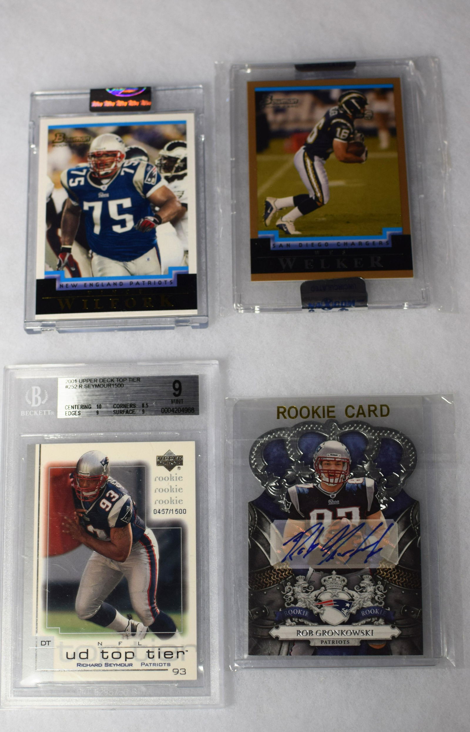 (on - 4) MISC. UNCIRCULATED (2) FOOTBALL CARDS (1 of 5)