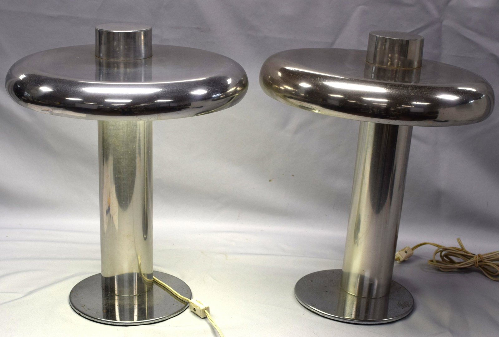 PR MIDCENTURY KOCH & LOWY TABLE LAMPS: This is a very cool pair of mid century chrome table lamps by lighting Co., KOCH AND LOWY. Both working. Condition is very good aside from some light surface pitting. Bulb on one not working.They stan