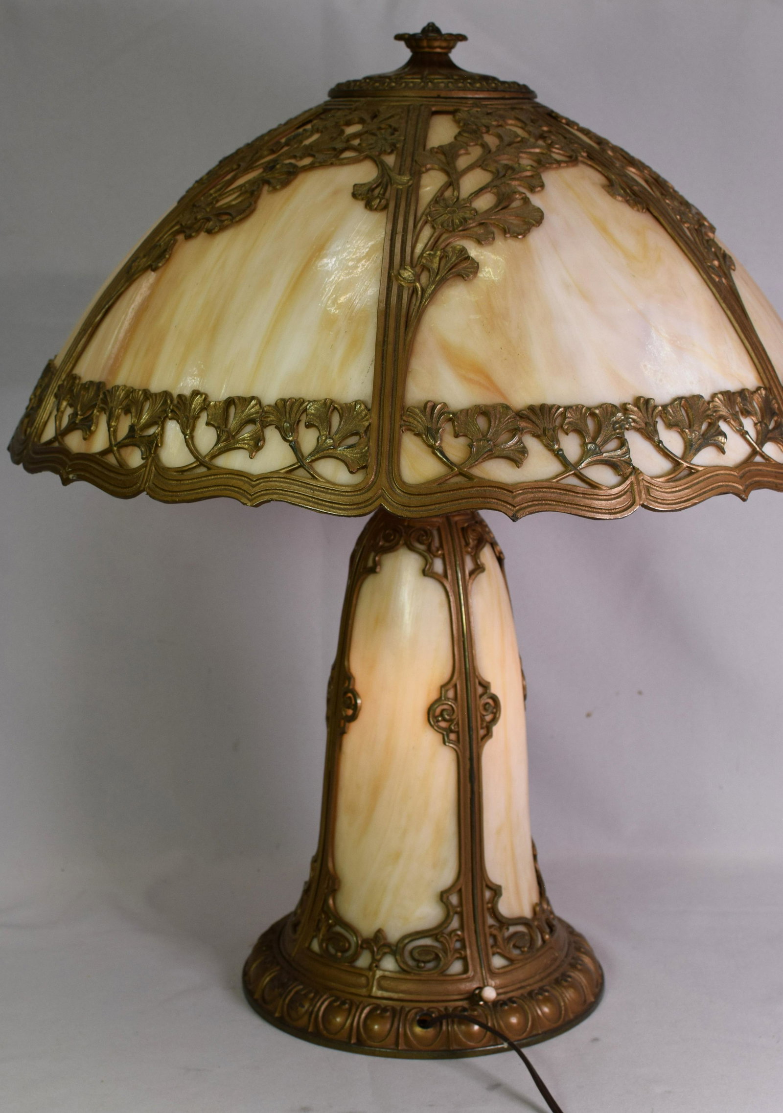 CARAMEL 6 PANEL SLAG GLASS LIGHTHOUSE LAMP (1 of 9)