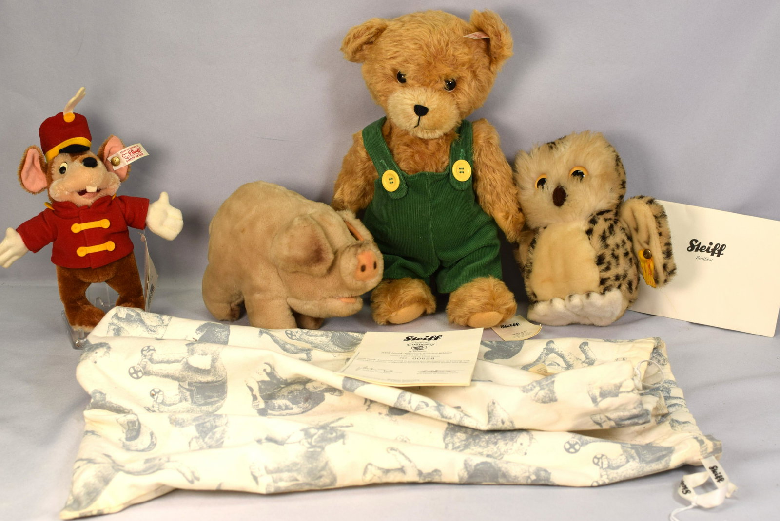 (ON-4) STEIFF PLUSH ANIMAL GROUPINGS (1 of 7)