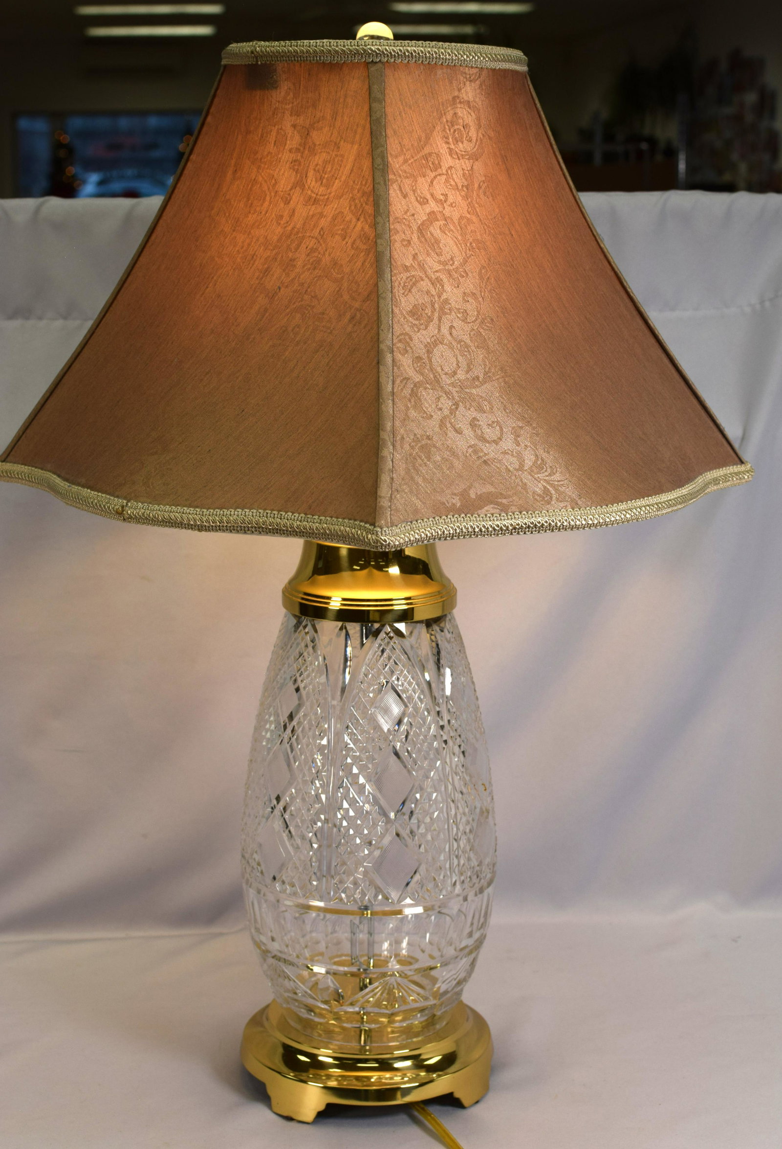 WATERFORD BRASS  & CUT GLASS TABLE LAMP (1 of 5)