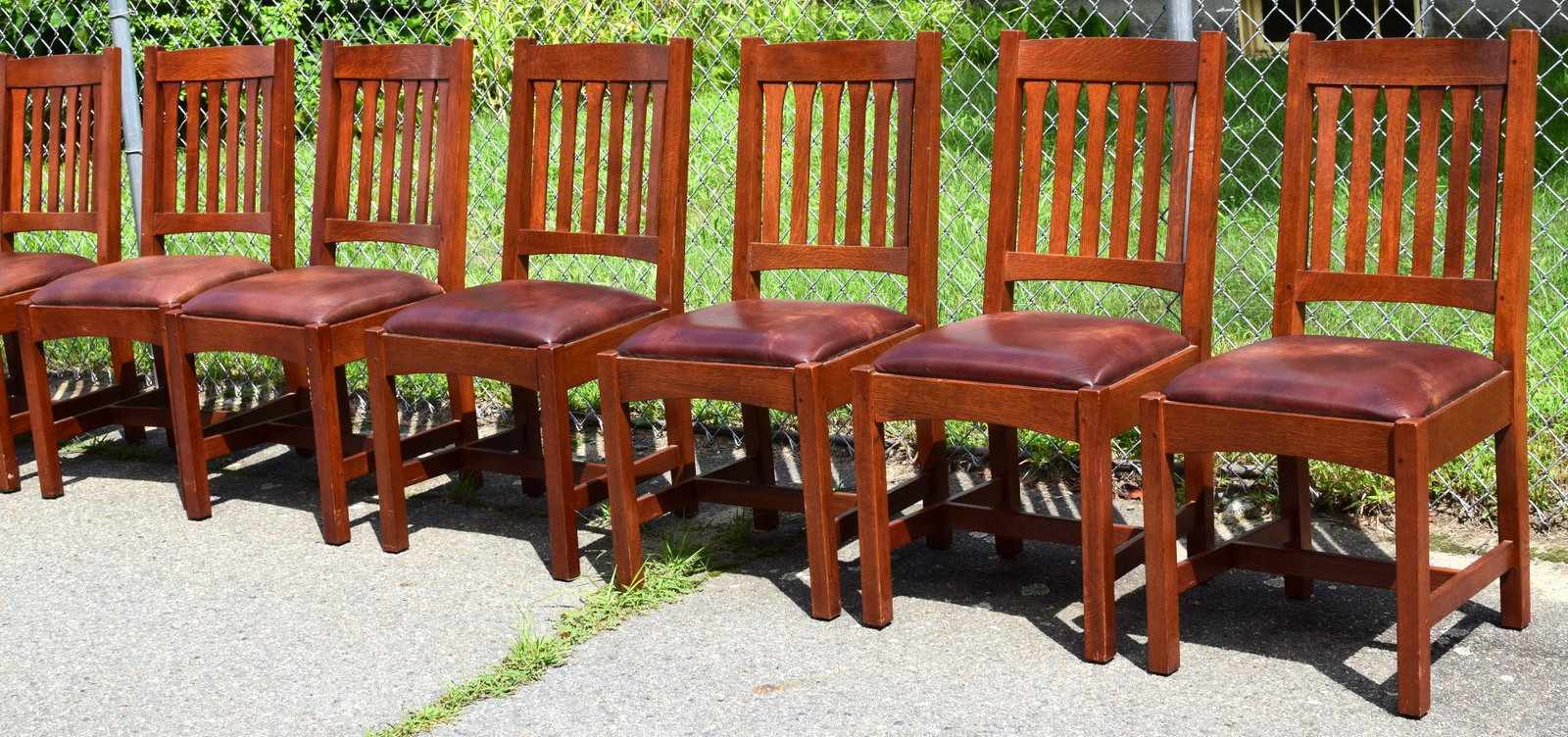 SET OF EIGHT STICKLEY OAK DINNING ROOM CHAIRS: Highest quality handcrafted craftsman. 21st Stickley set of 8 dinning room chairs. Original paper label ,Craftsman Stickley signature mark, branded date of manufacture and #32. Wonderfulchairs of this