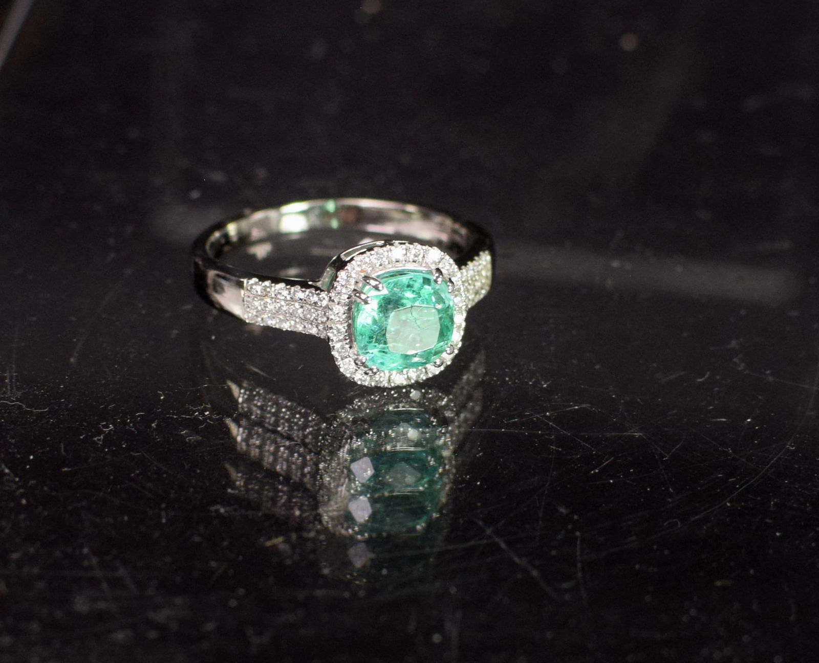 PLATINUM COLUMBIAN EMERALD & DIAMOND RING (1 of 6)